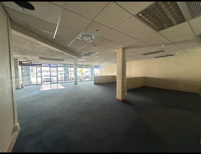 182M² BUILDING TO LET IN TYGER VALLEY